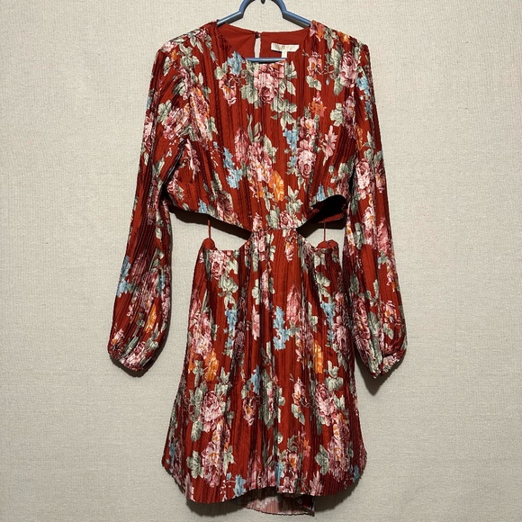 NWT WAYF Pleated Floral Cut Out Mini Dress - size XL - Picture 2 of 6